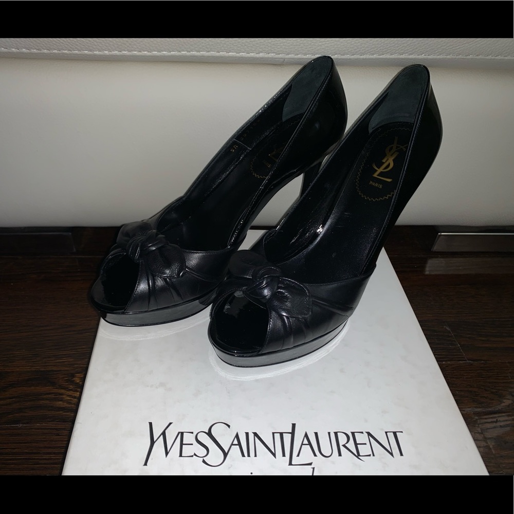 Beautiful black YSL heels. Condition: like new